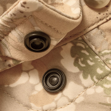 collar snap on shirt